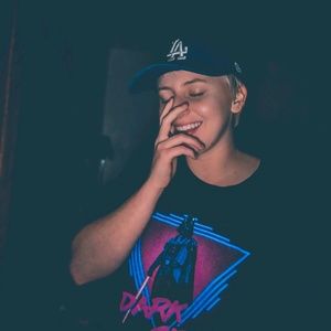 Meet your Posher, Casey